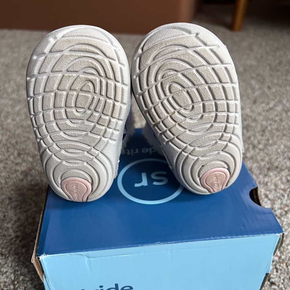 Stride Rite Unisex-Baby Soft Motion Channing First Walker Shoe - Picture 8 of 9